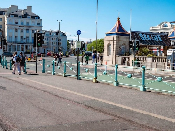 Gallery - A&O Brighton Beach