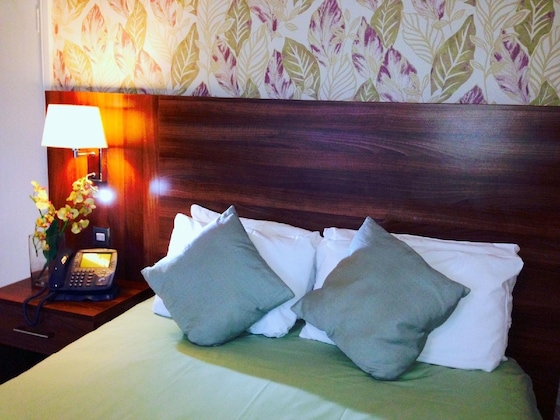 Gallery - Ely House Hotel