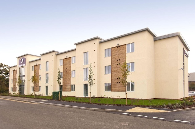Gallery - Premier Inn Burgess Hill
