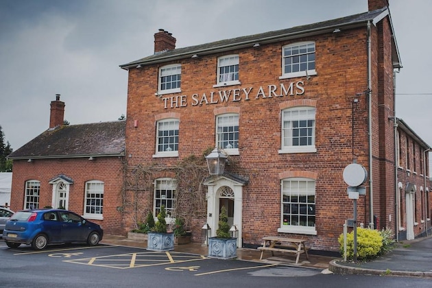 Gallery - The Salwey Arms