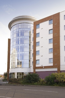 Gallery - Premier Inn Reading Central