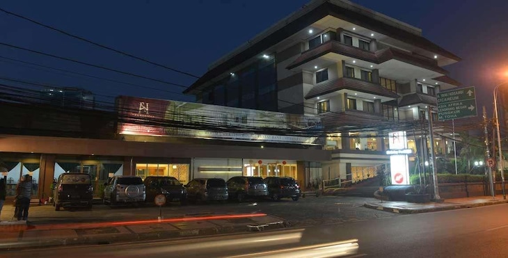 Gallery - The Naripan Hotel By Amazing