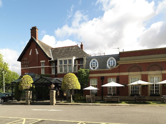 Gallery - The Royal Toby Hotel