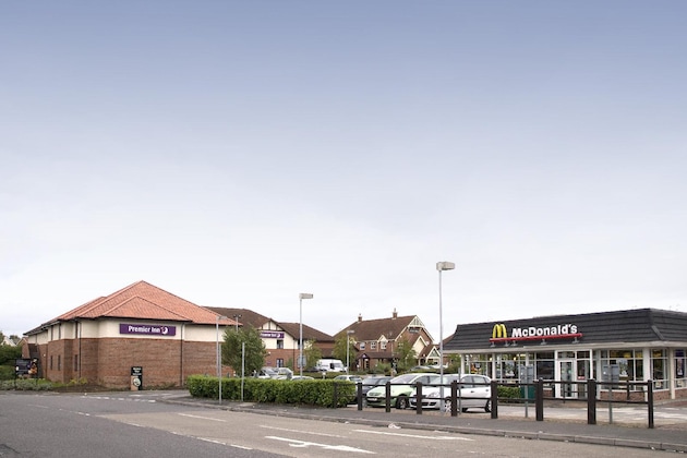 Gallery - Premier Inn Newark