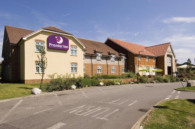 Gallery - Premier Inn Petersfield