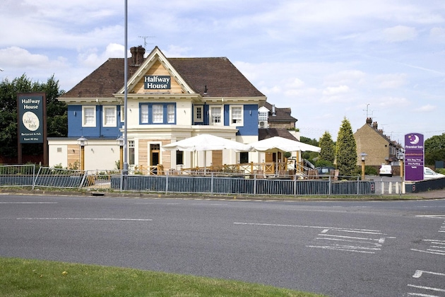 Gallery - Premier Inn Dunstable Luton