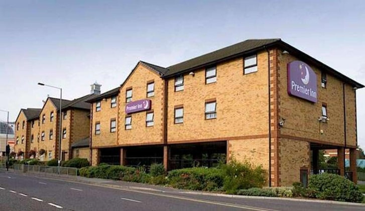 Gallery - Premier Inn London Romford Central