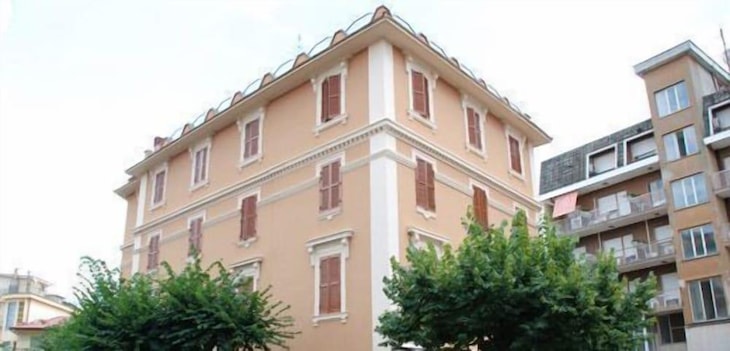 Gallery - Hotel Iris Crillon