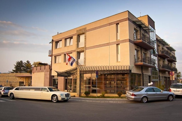 Gallery - Hill Hotel