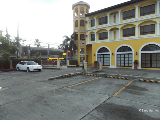 Gallery - Planta Centro Bacolod Hotel & Residences