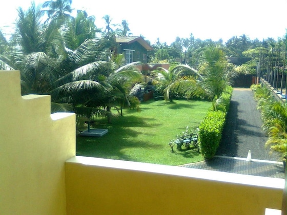 Gallery - Larn's Villa.