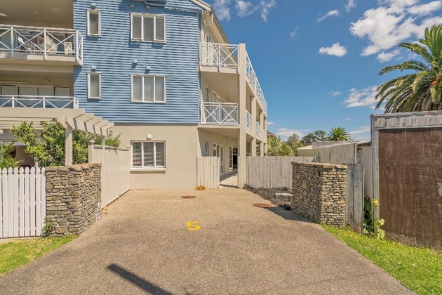 Gallery - Crowsnest Apartments