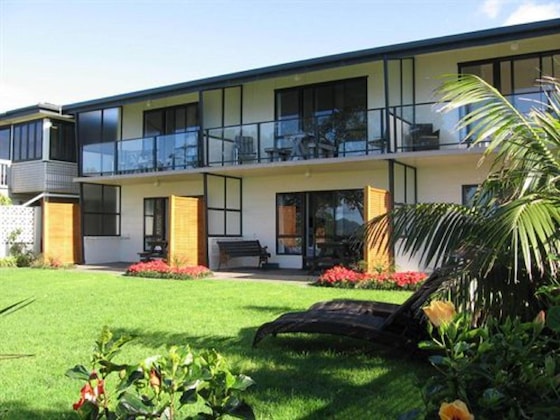 Gallery - Beachfront Resort