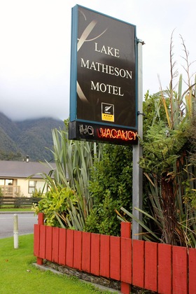 Gallery - Lake Matheson Motel