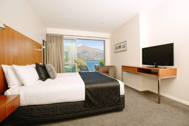 Gallery - Lakeside Apartments
