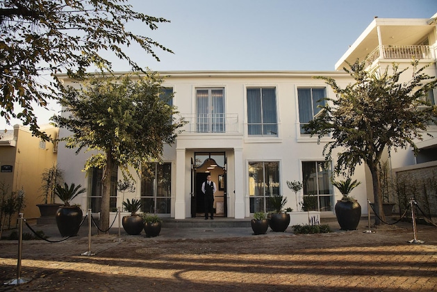 Gallery - The Manor House At The Queen Victoria Hotel By Newmark