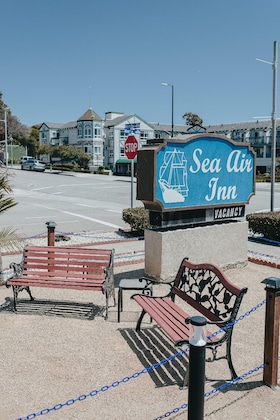 Gallery - Sea Air Inn & Suites - Downtown - Restaurant Row