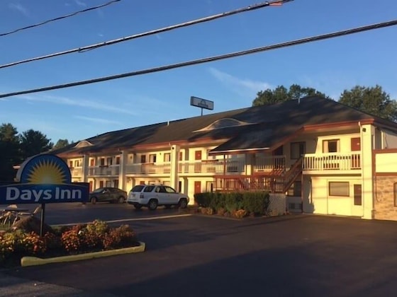 Gallery - Days Inn by Wyndham Queensbury Lake George