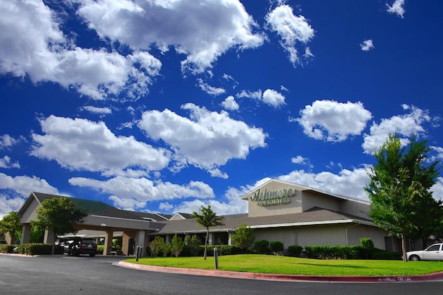 Gallery - Ashmore Inn And Suites