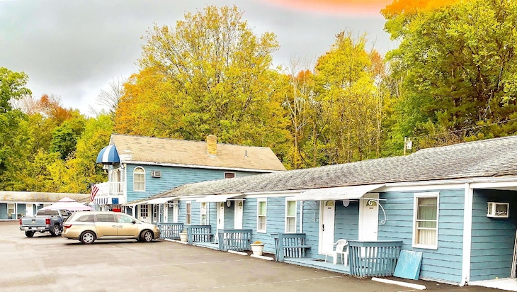 Gallery - Rodeway Inn Lee