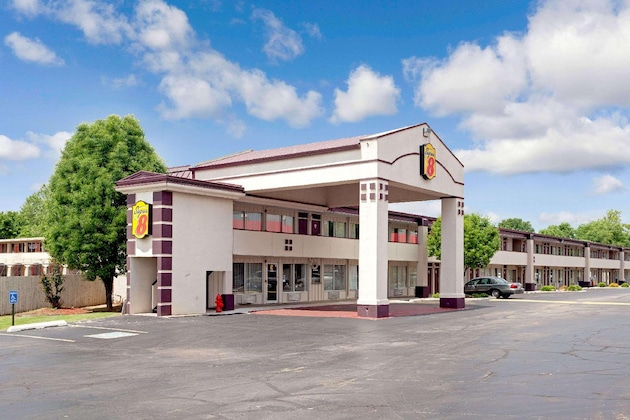 Gallery - Super 8 By Wyndham Oklahoma Frontier City