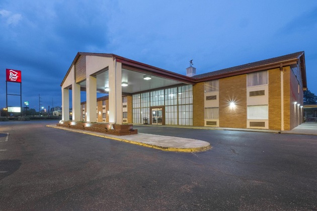 Gallery - Red Roof Inn Meridian