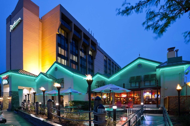 Gallery - Radisson Hotel Milwaukee West