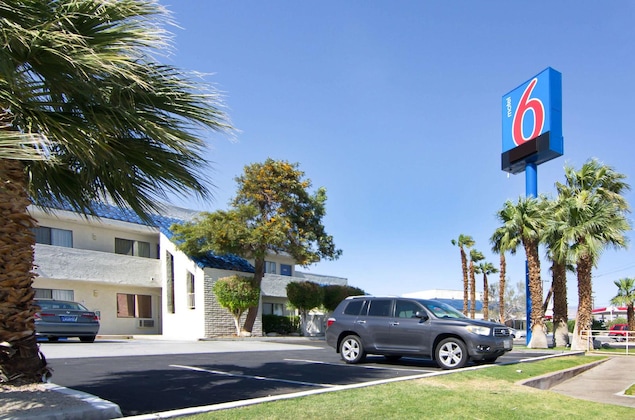 Gallery - Motel 6 Palm Springs North