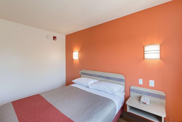 Gallery - Motel 6 Columbia East