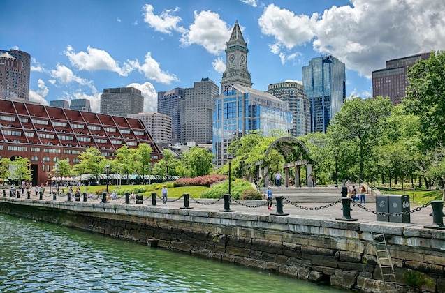 Gallery - Boston Yacht Haven Inn & Marina