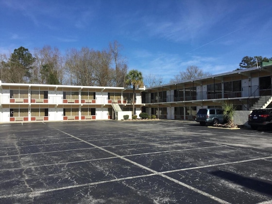 Gallery - Best Rest Inn