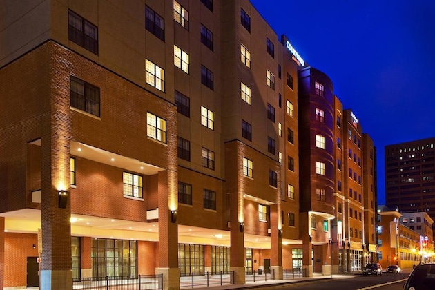 Gallery - Courtyard Syracuse Downtown At Armory Square