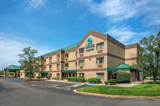 Gallery - Clarion Pointe Louisville East
