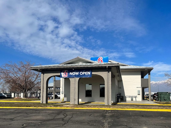 Gallery - Motel 6 Ogden 21St Street