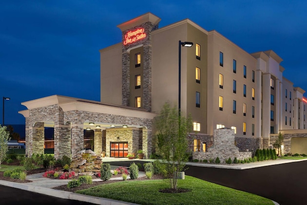 Gallery - Hampton Inn & Suites Williamsport- Faxon Exit