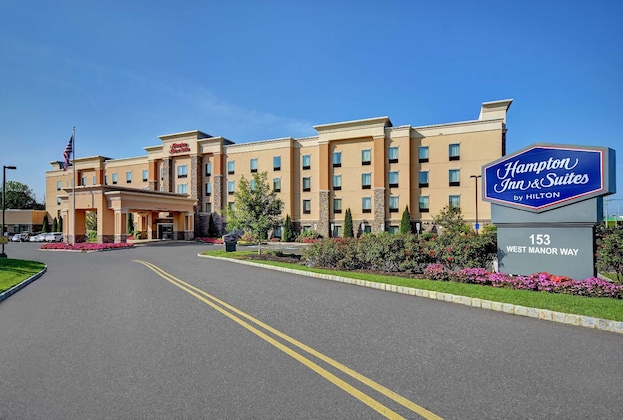 Gallery - Hampton Inn & Suites Robbinsville