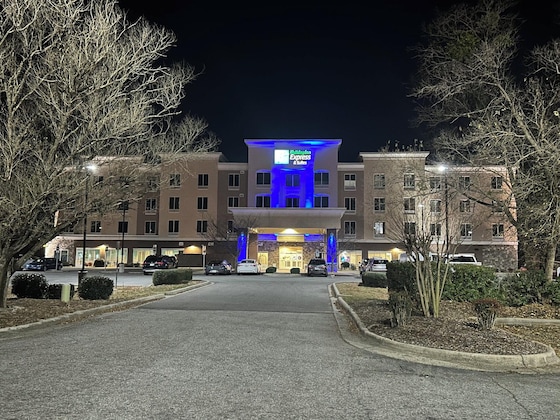 Gallery - Holiday Inn Express Hotel & Suites Goldsboro - Base Area By Ihg