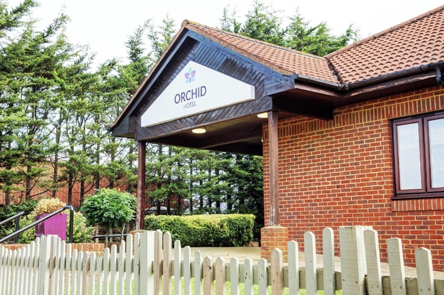 Gallery - Premier Inn Epsom North
