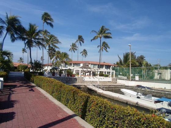 Gallery - Cabo Blanco Hotel & Marina