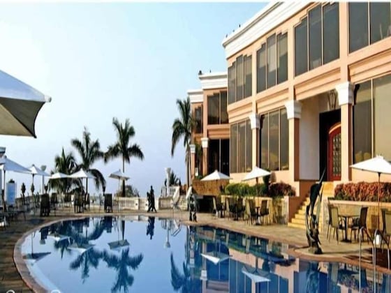 Gallery - Palms Hotel
