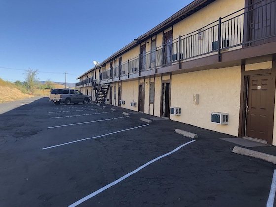 Gallery - Golden Hills Motel