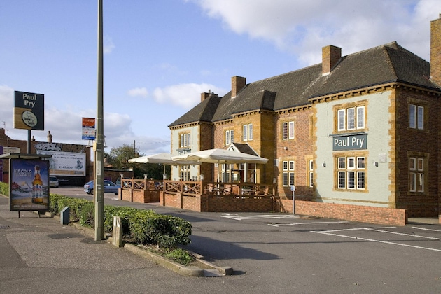 Gallery - Premier Inn Peterborough North