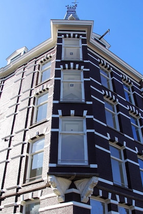 Gallery - No. 377 House