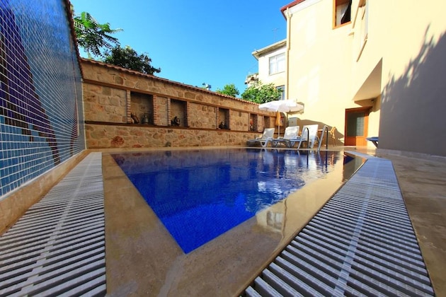 Gallery - Bacchus Pension