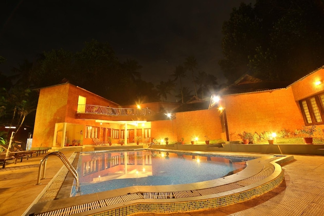 Gallery - Deshadan Cliff And Beach Resort