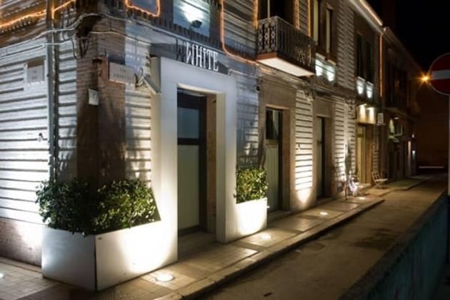 Gallery - White B&B