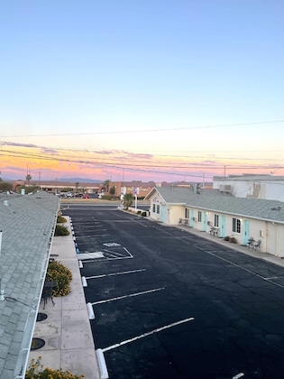 Gallery - Howard Johnson By Wyndham Ridgecrest, Ca