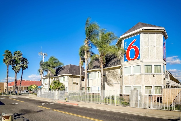 Gallery - Motel 6 Riverside South