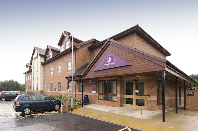 Gallery - Premier Inn Ripley
