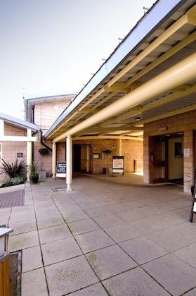 Gallery - Premier Inn Manchester (Cheadle)